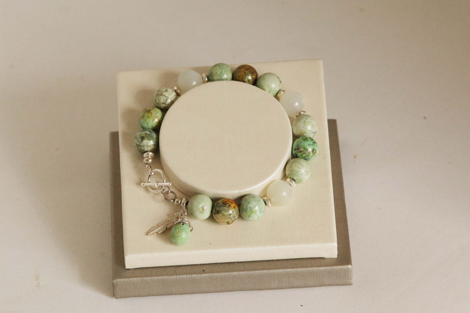 Gorgeous 10 mm variscite beads with moonstone bracelet