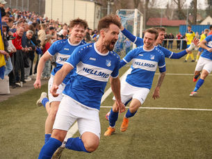 Der Wahnsinn geht weiter! Last-Minute-Sieg im Viertelfinale
