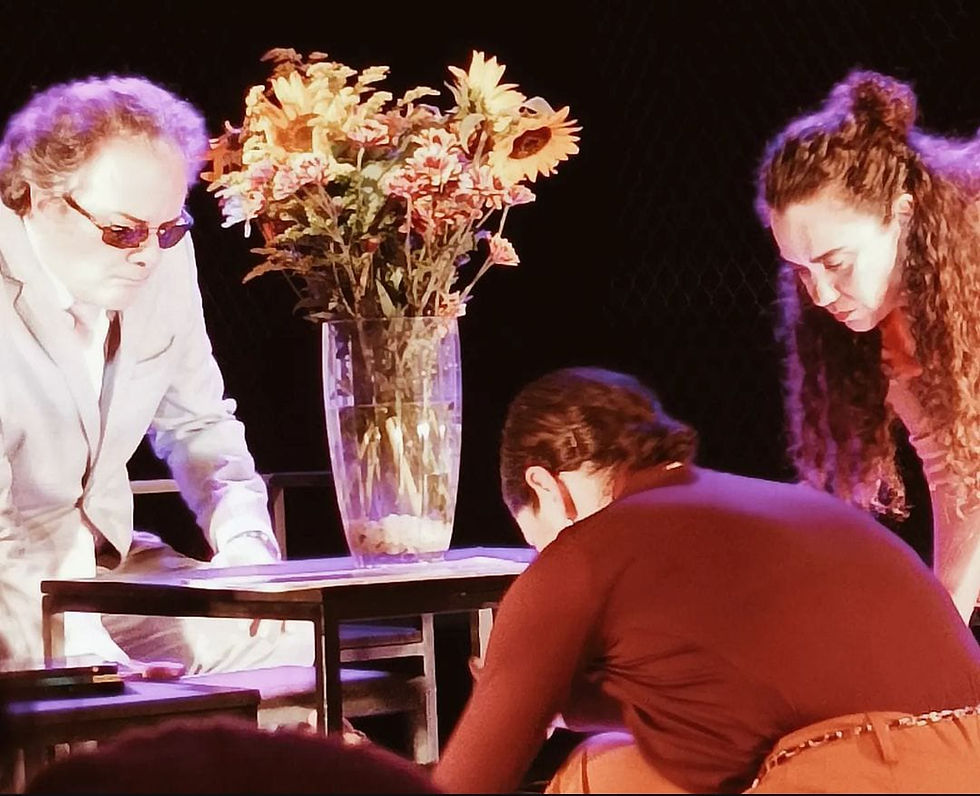 Cia da Farsa com seu espetáculo Deus da Carnificina