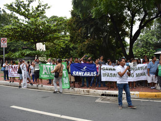 Environment activists call Pres. Duterte to act against destructive mining, storm Malacañang