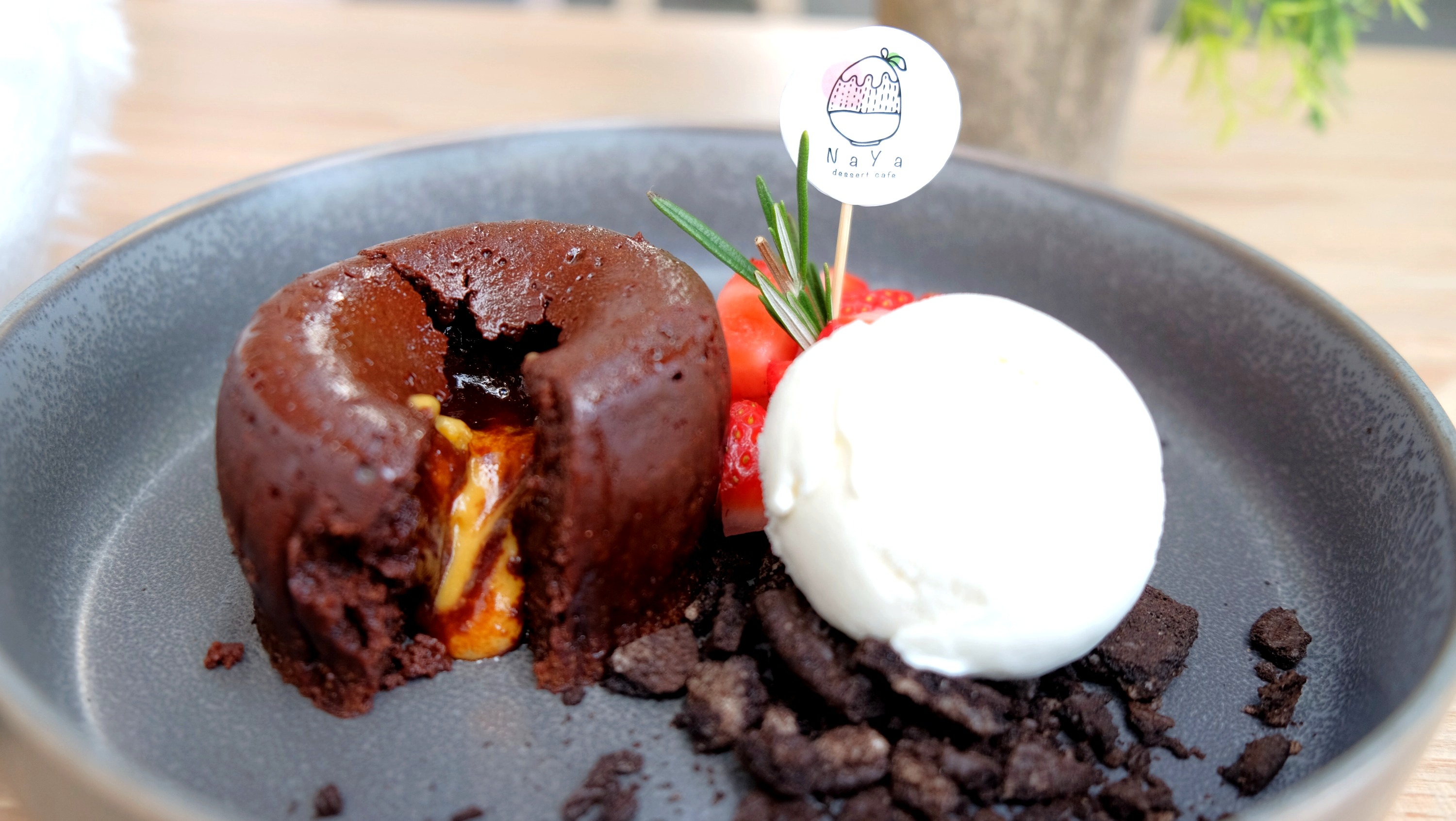Chocolate Salted Egg Lava Cake
