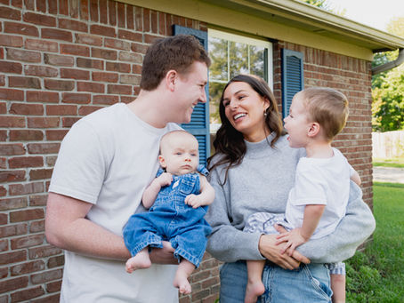 Porch session for an Indy family | Jacie Creatives Indiana photographer