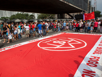 Legitimidade democrática a partir das margens: uma análise do MTST sob perspectiva decolonial