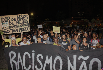 Livro examina desmonte de políticas públicas, protestos e repressão no contexto do conservadorismo de extrema direita no Brasil