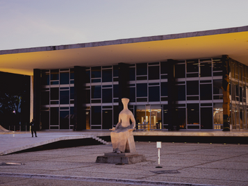 Estudo revela que 36% das condenações criminais de ex-chefes de Estado são revertidas posteriormente