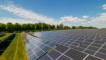 Usinas solares e desenvolvimento local: o que mostram os dados de municípios mineiros
