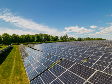 Usinas solares e desenvolvimento local: o que mostram os dados de municípios mineiros