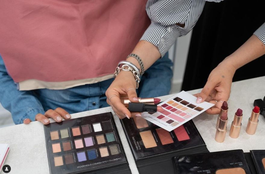 Miniatura: Bridal Stylist