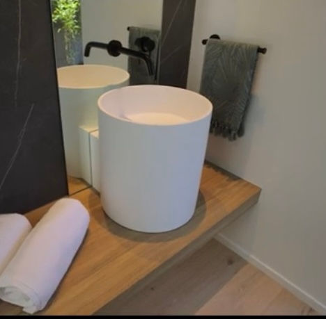 freestanding basin