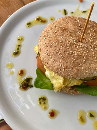 bowlavista good greens, good greens, bowlavista good greens restaurant, sal rei restaurant, veggie hamburgers, homemade hamburgers, vegetarian food, healthy food boa vista, boa vista sal rei, burger sal rei