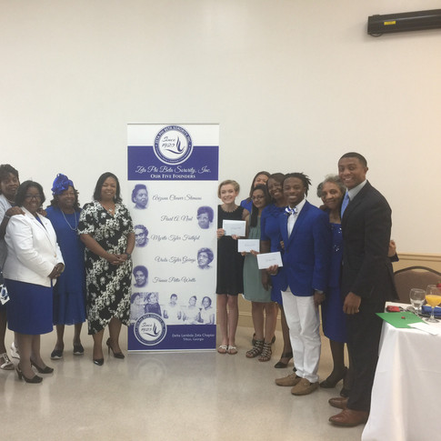 Members of the Scholarship Committee of Zeta Phi Beta Sorority, Inc. Delta Lambda Zeta Chapter, Keynote Speaker Ms. Tammy Hester, our 2018 scholarship recipients, and Special Guest Mr. Theo Dorsey (Sports Director, WALB Albany, GA)