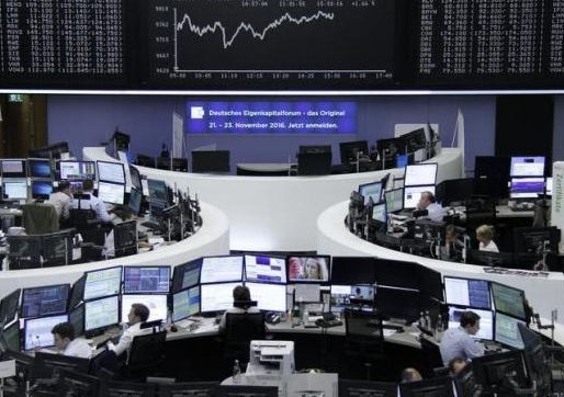 GLOBAL ECONOMY LOOKS TO GAIN TRACTION