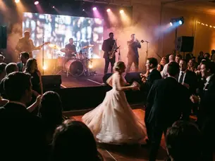 Wedding Reception Timeline: Where the Band Sets Fit