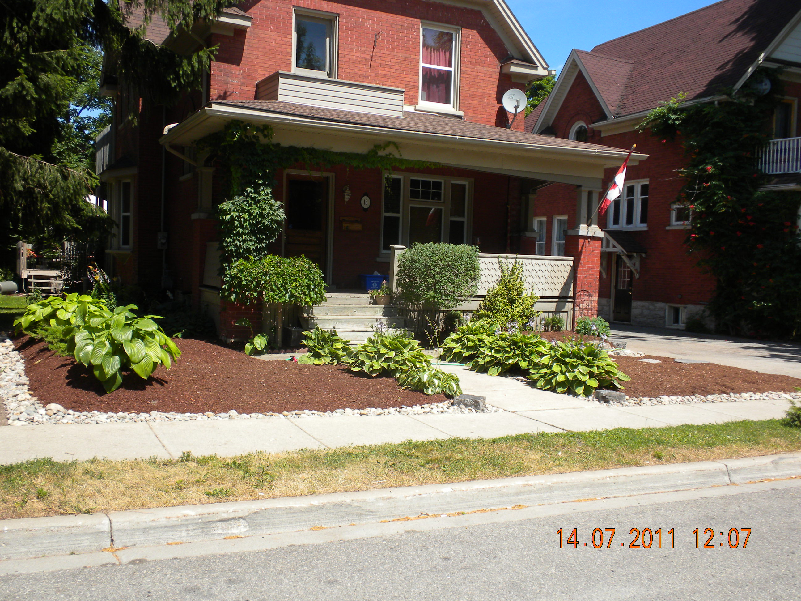 Lawns of Distinction Lawn Care, Lawn Maintenance Kitchener Waterloo