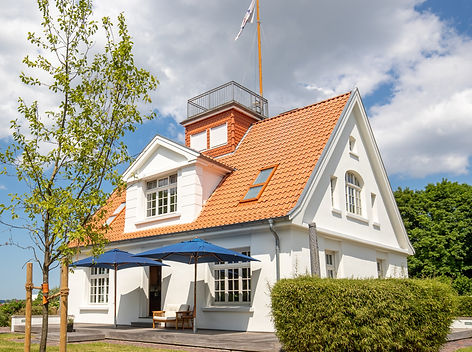 Das Haus mit Blick auf die Terrasse