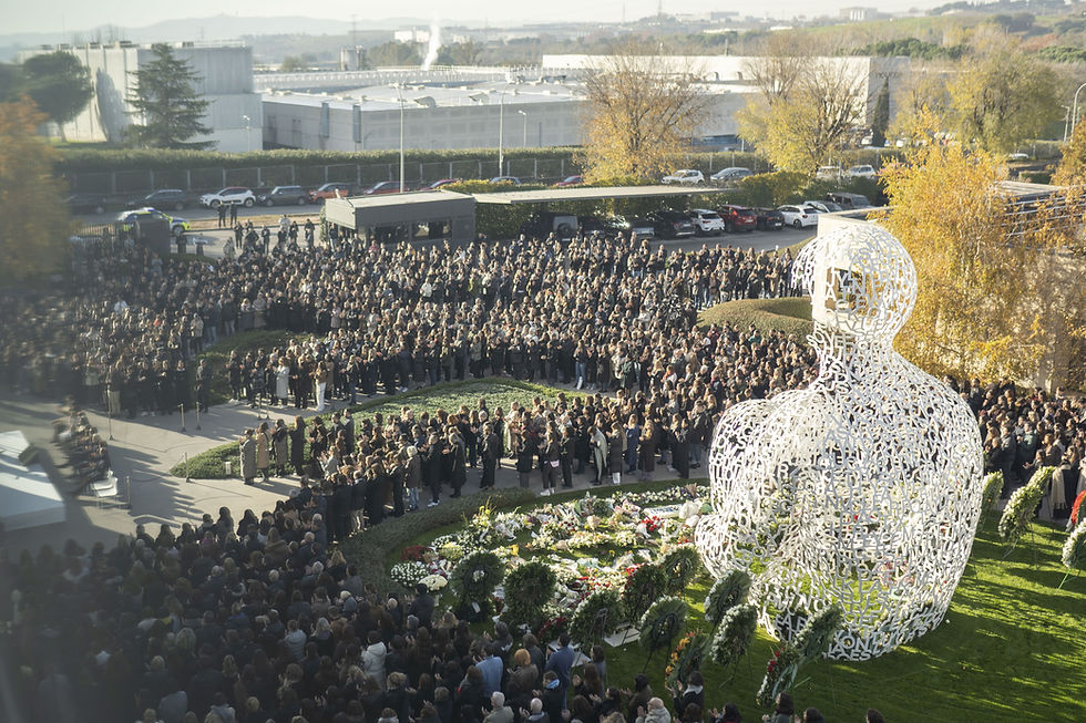 3,000 Mango employees gathered at the Mango Campus for a heartfelt ceremony to honor their founder