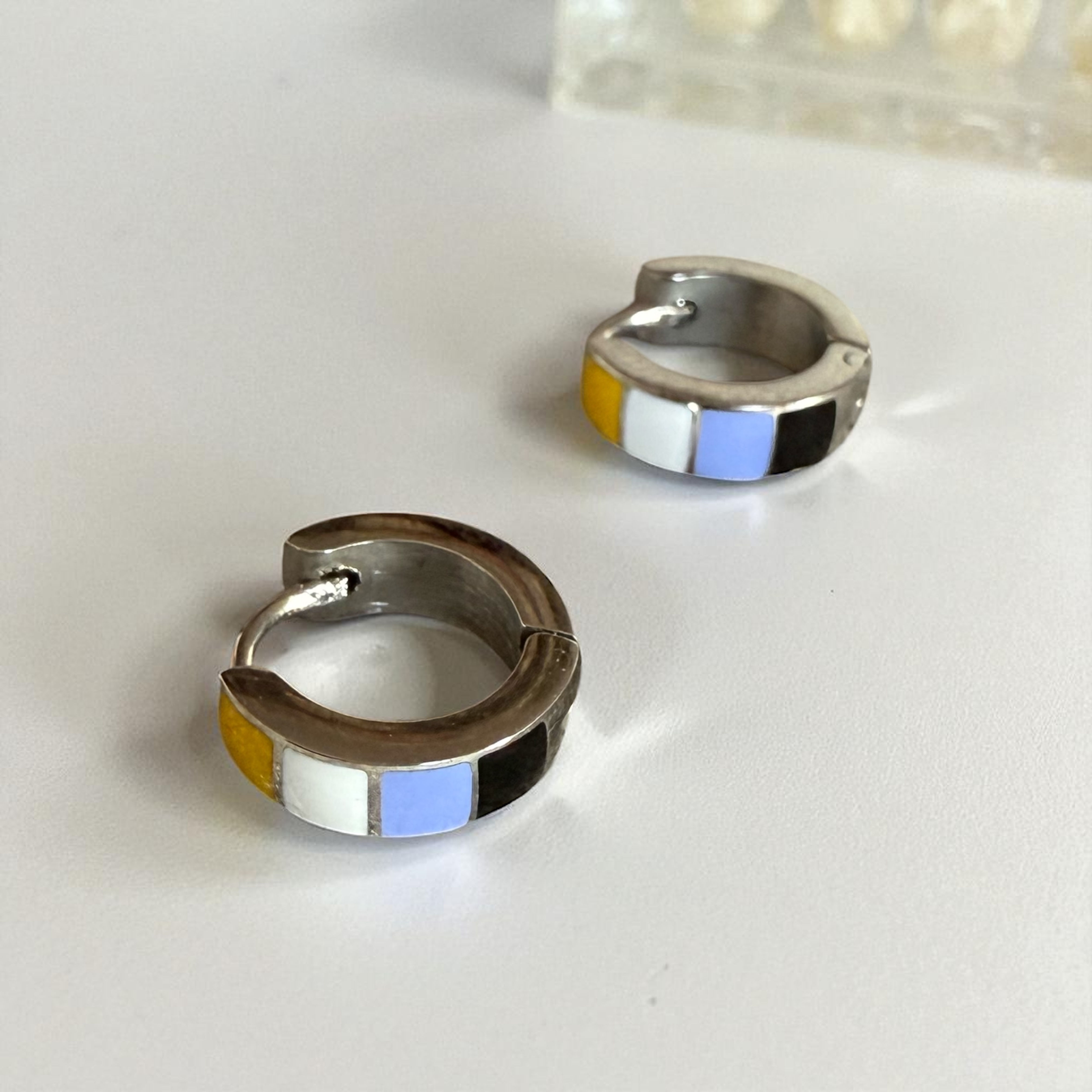 Non-Binary subtle sleepers 