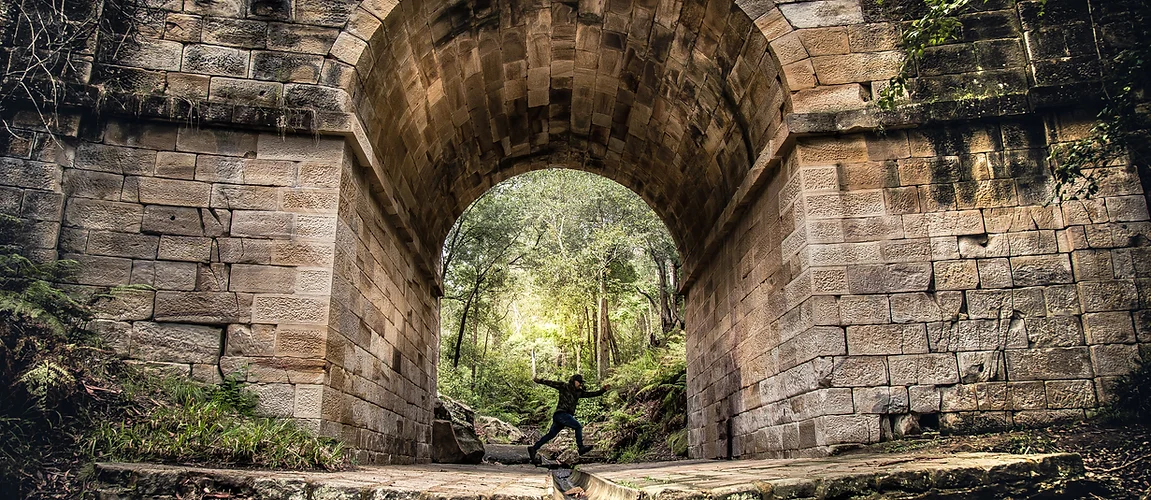 Skoki Under Arch