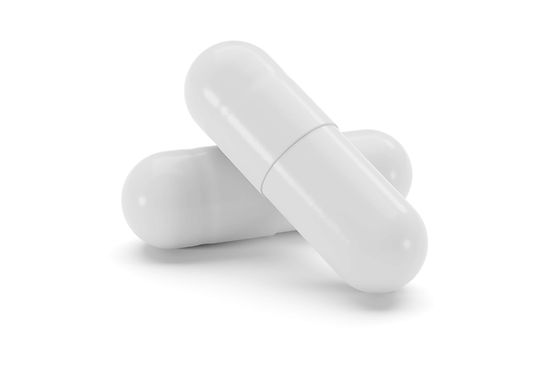 dos-pildoras-de-capsulas-de-almidon-duro-blanco-aisladas-sobre-fondo-blanco-ilustracion-de