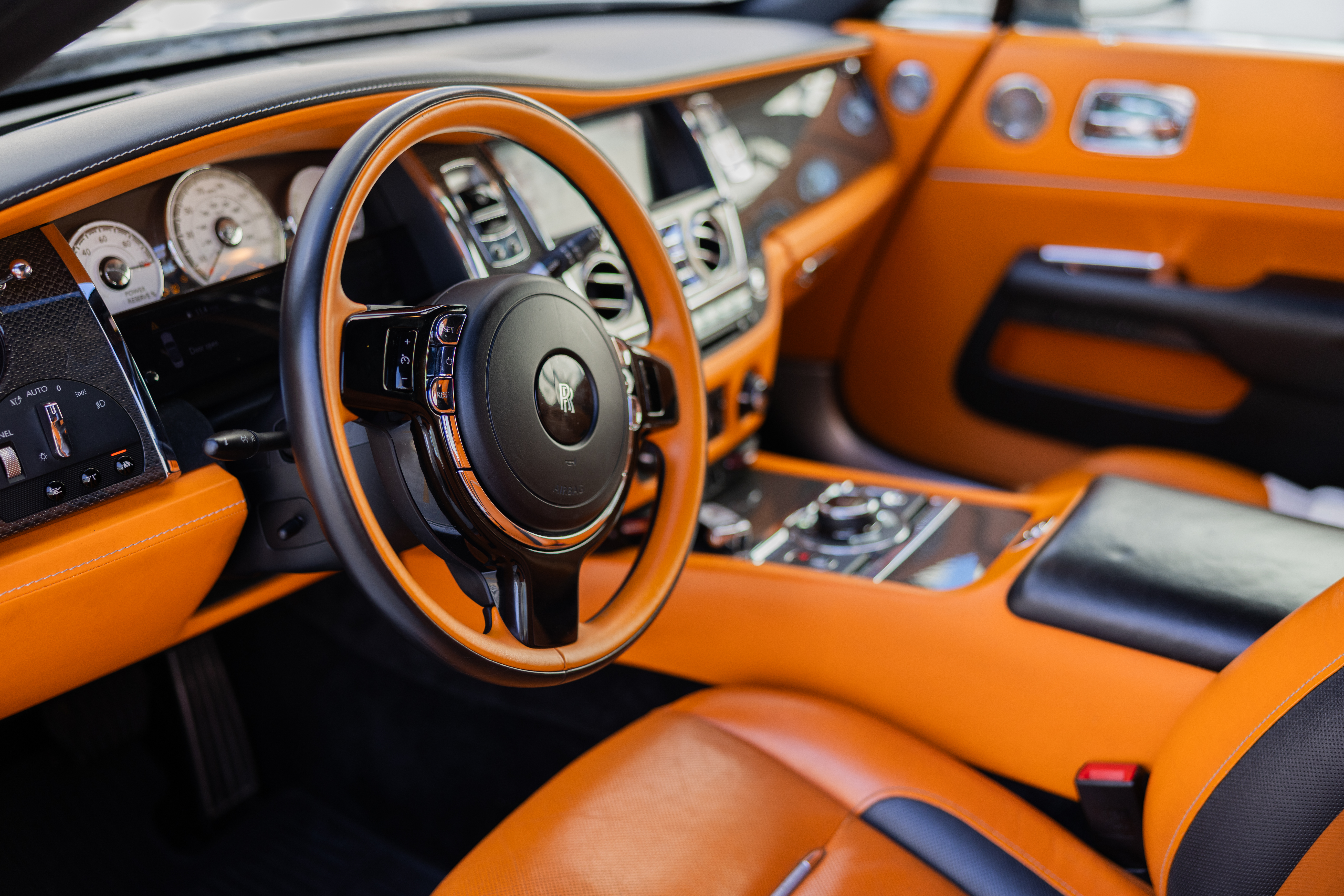 Rolls-Royce Dawn, view 2