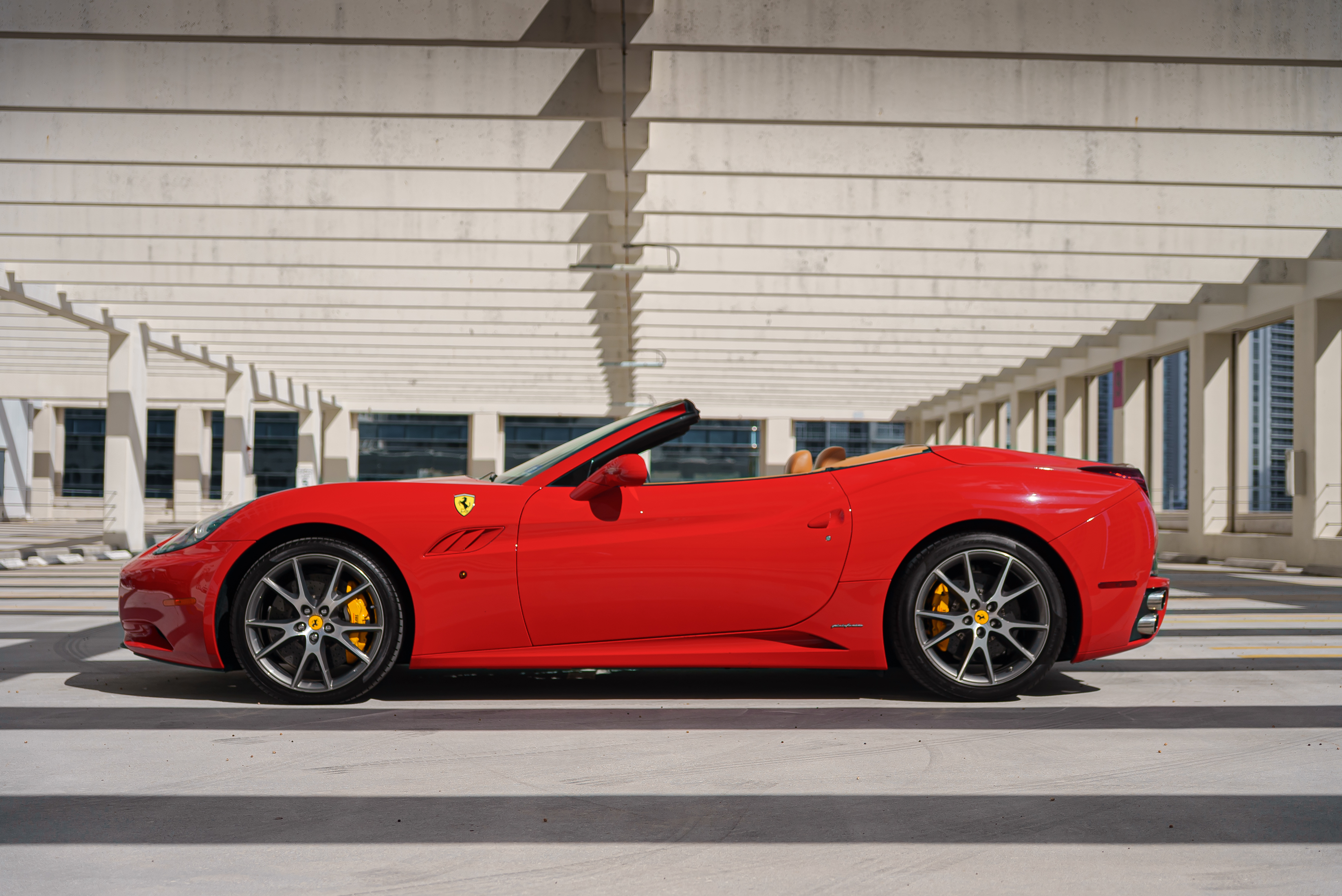Ferrari California, view 3