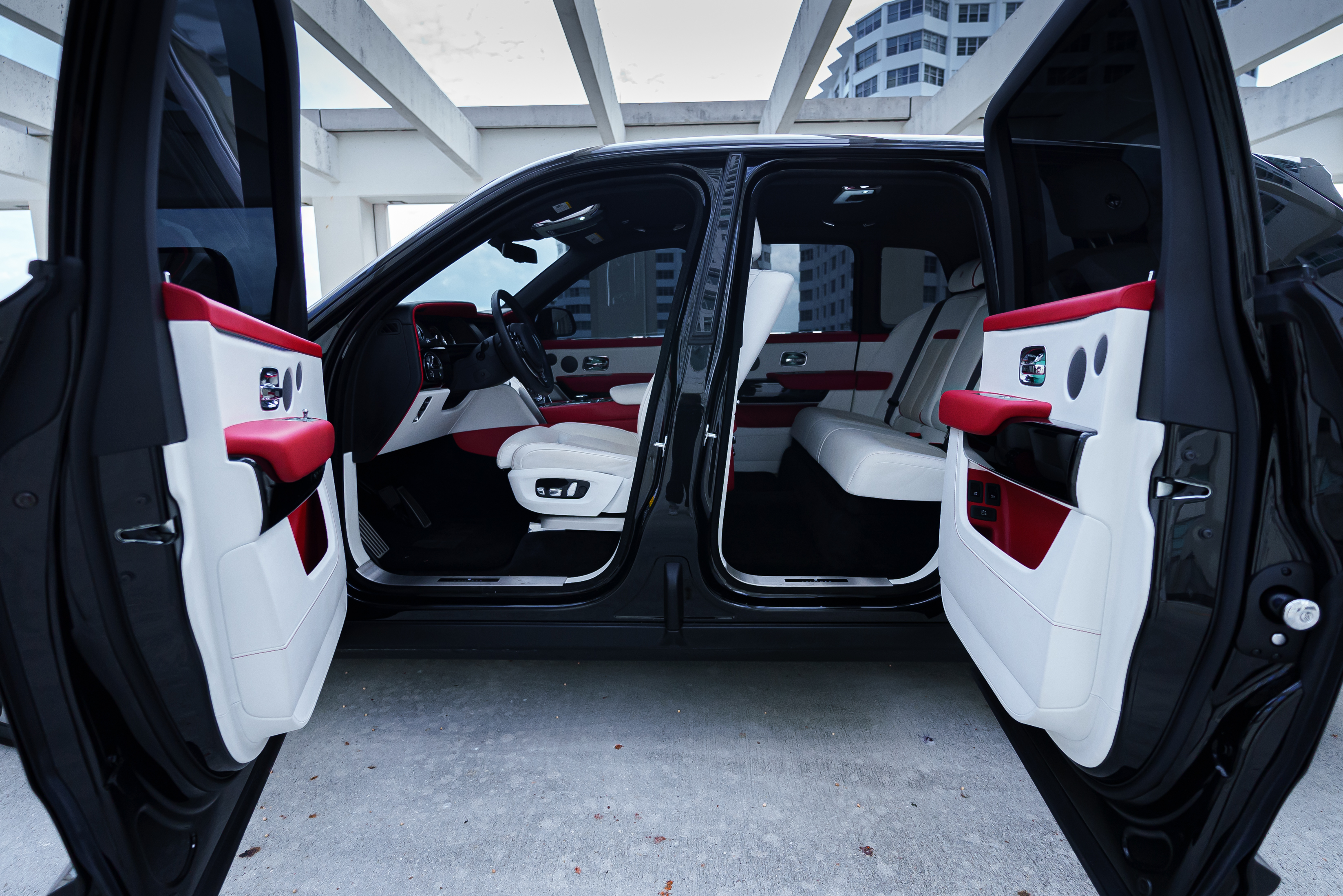 Rolls-Royce Cullinan, view 5
