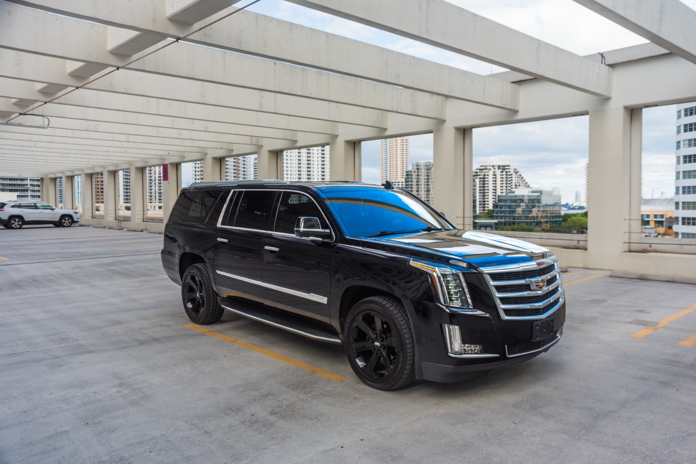 Cadillac Escalade ESV, view 5