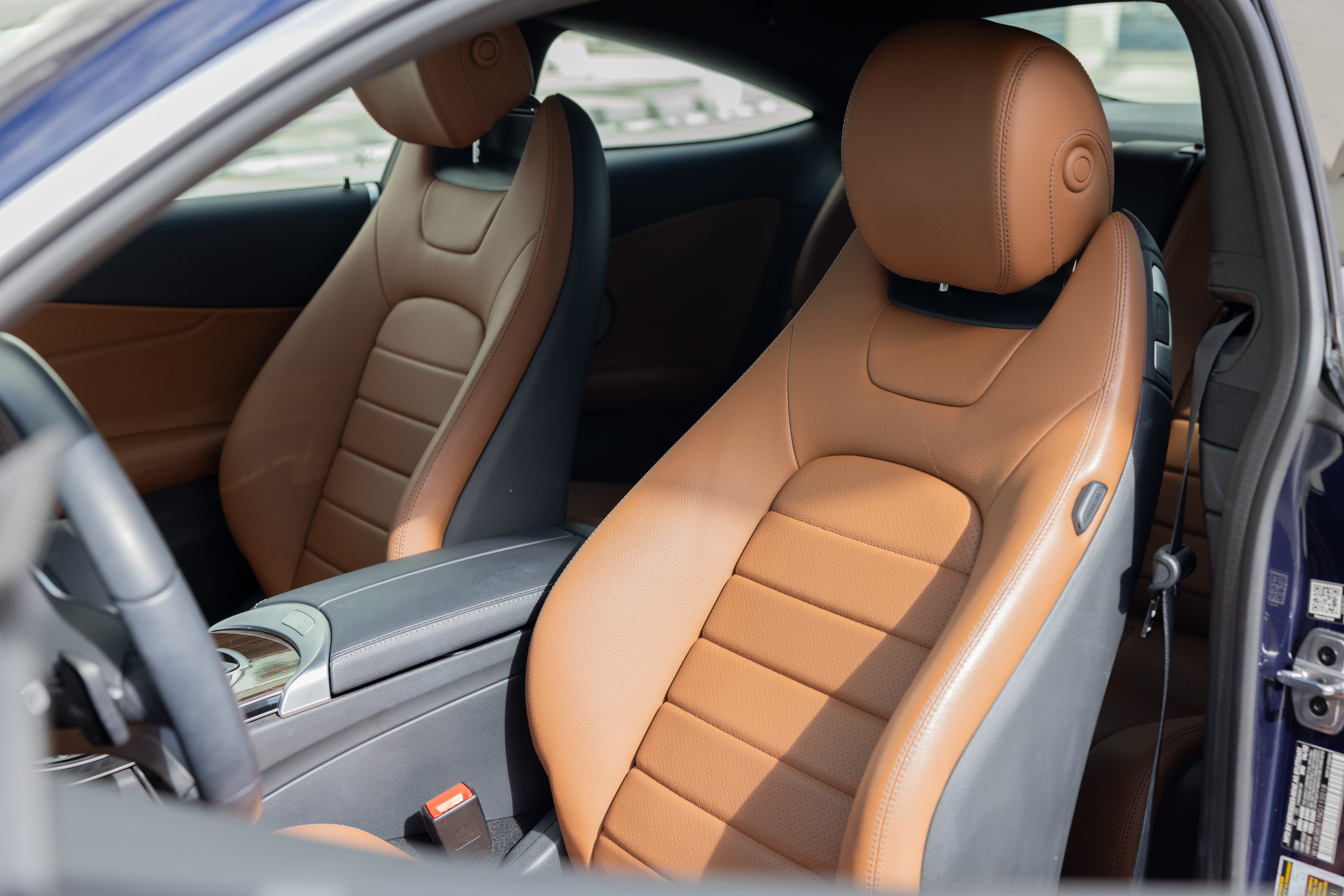 Mercedes-Benz C300, view 2