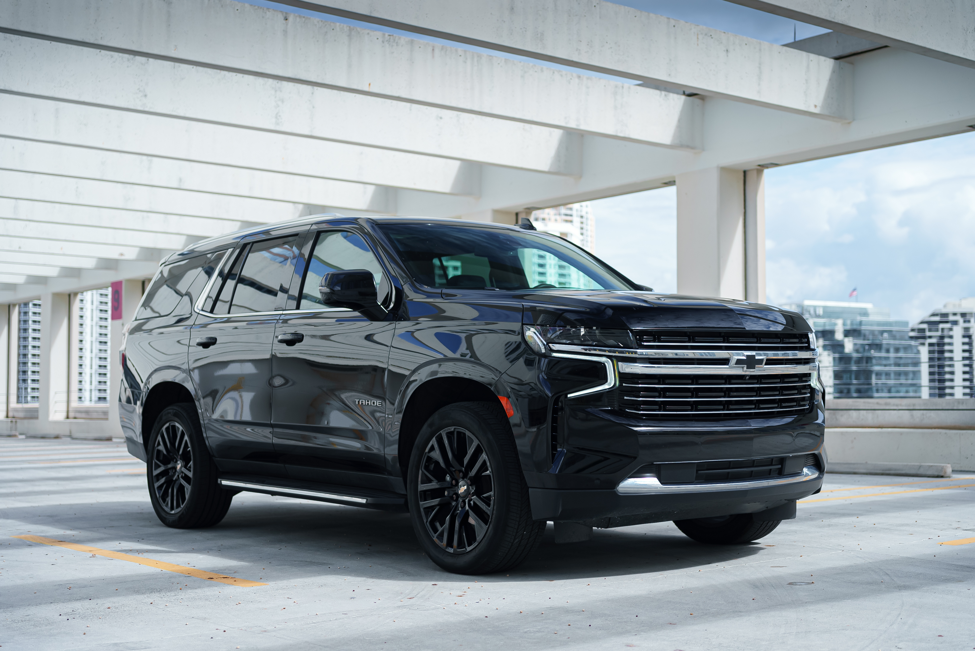 Chevrolet Tahoe LT, view 4