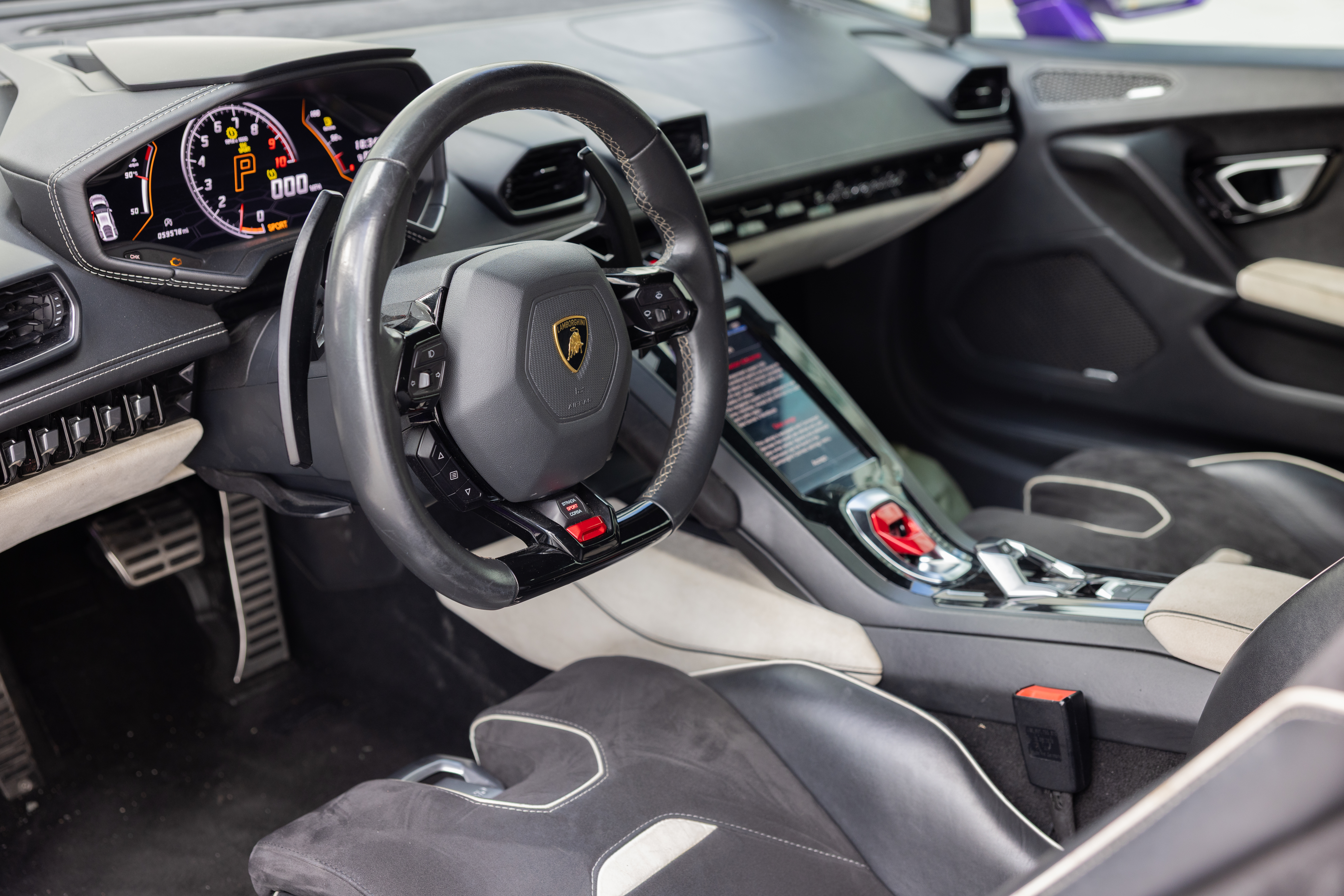 Lamborghini Huracán EVO, view 5