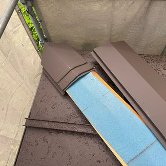 板金屋根　棟板金設置