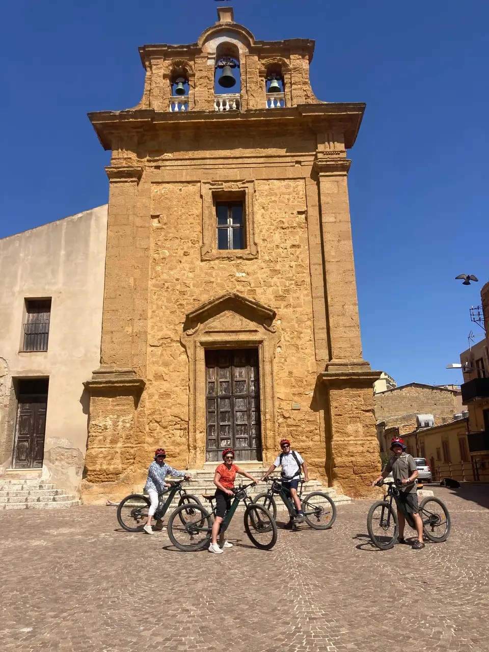 Agrigento: tour in ebike in centro storico e street food