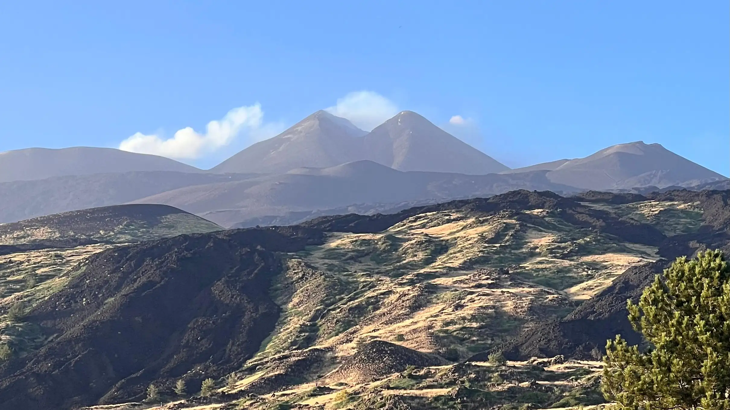 Catania: tour guidato dell'Etna al tramonto con degustazione di cibo locale