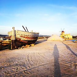 Tour cantine florio, centro storico di marsala e saline di Trapani con guida