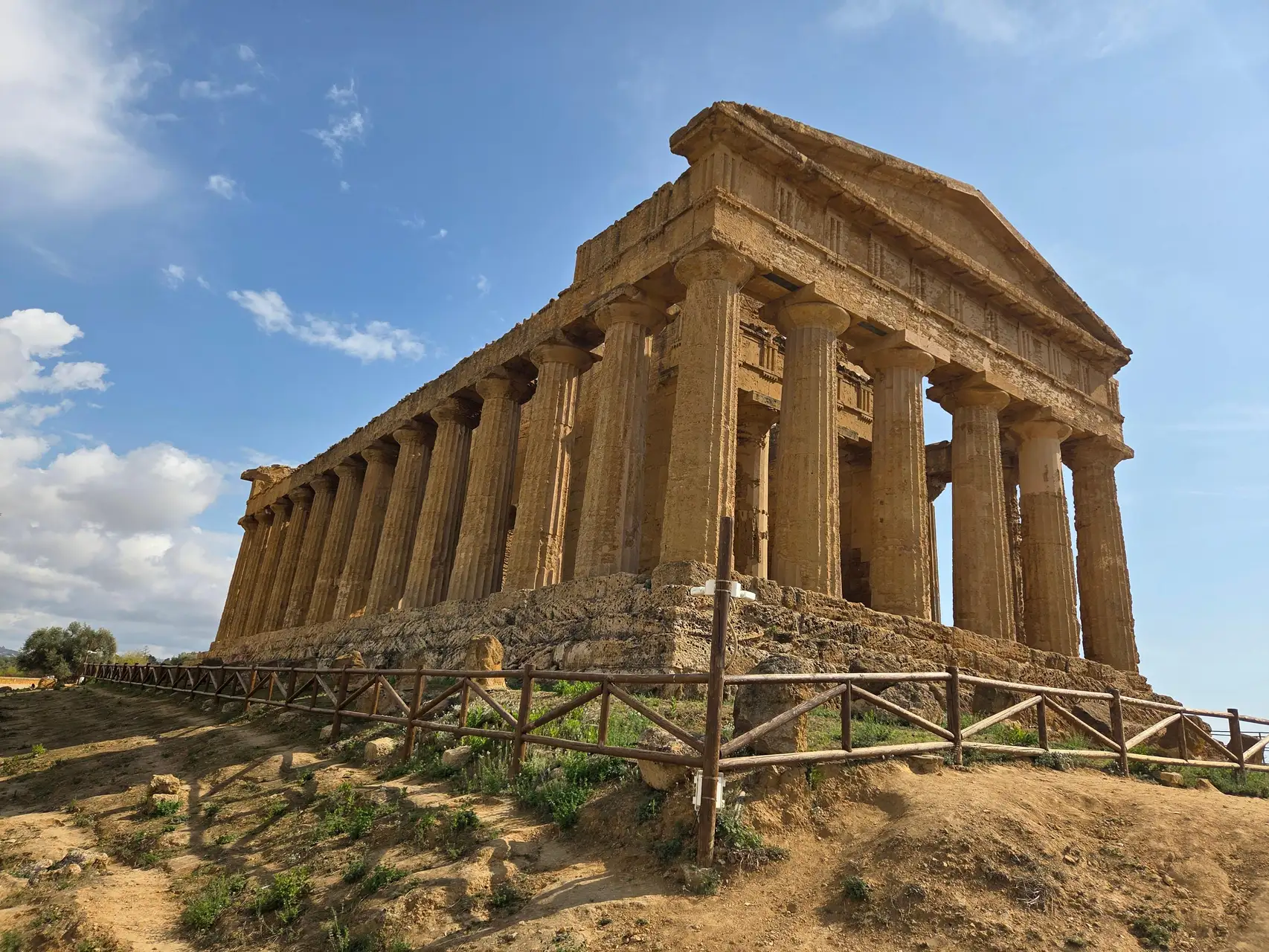 Agrigento: Tour Ebike in centro storico e Valle dei Templi con cibo tipico