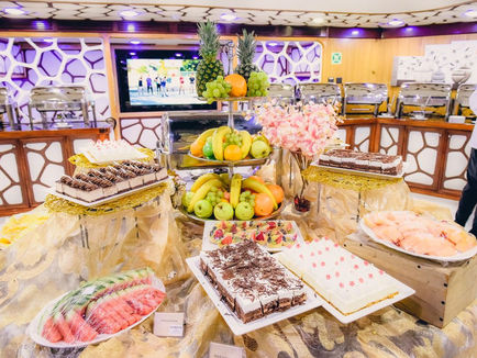 Dubai crociera con cena mega yacht