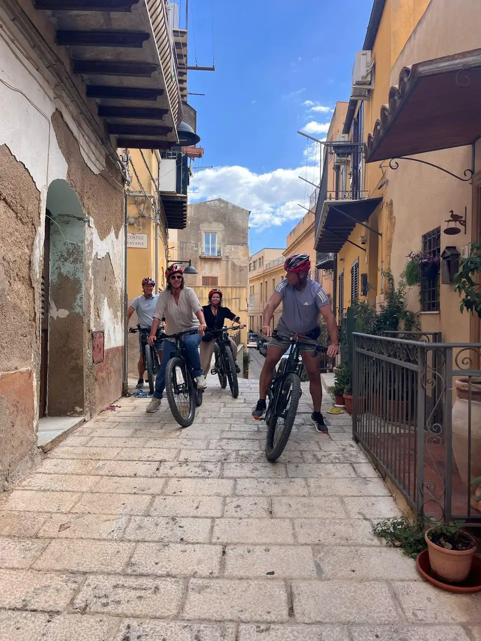 Agrigento: tour in ebike in centro storico e street food