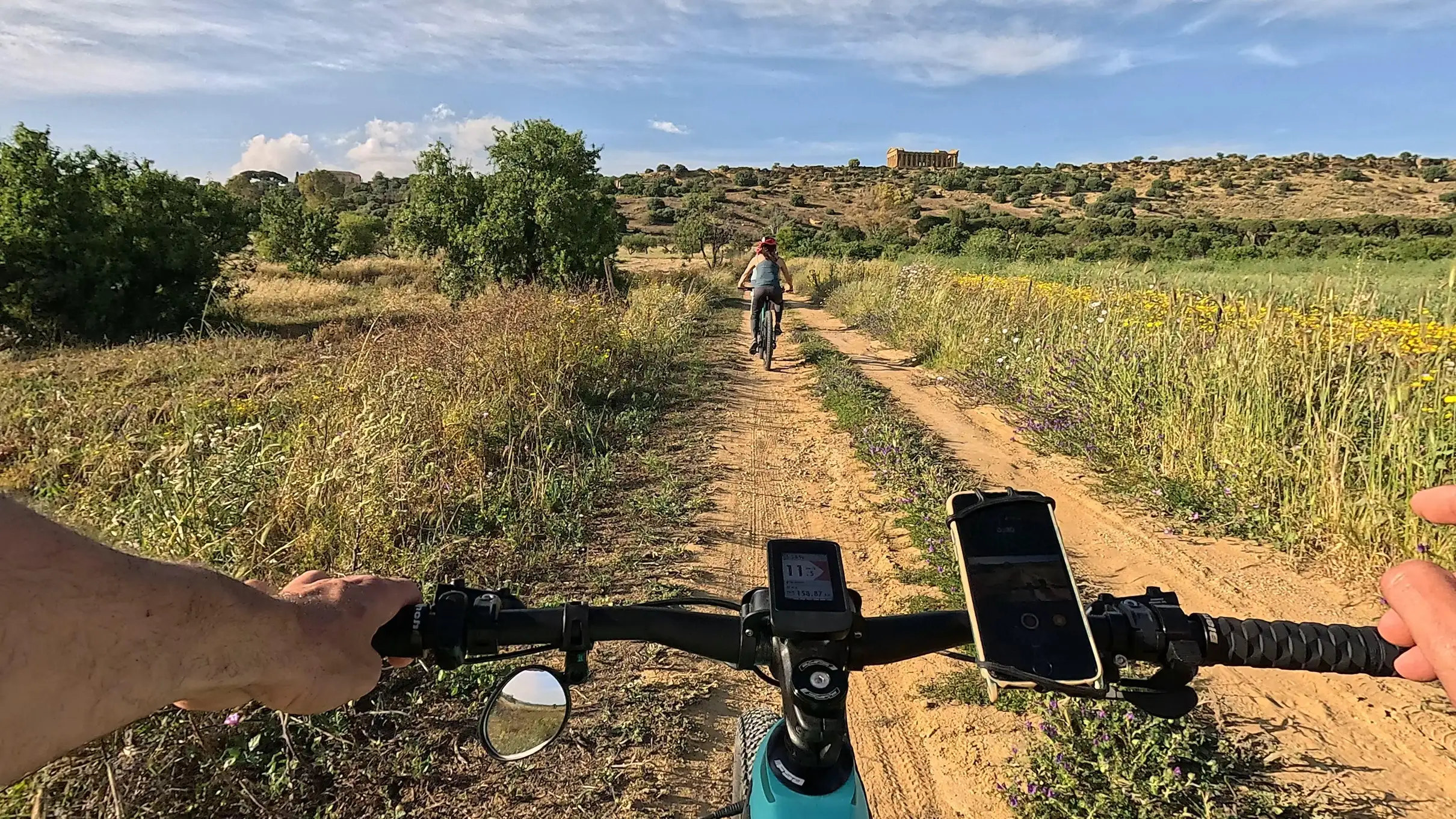 Agrigento: Tour Ebike in centro storico e Valle dei Templi con cibo tipico