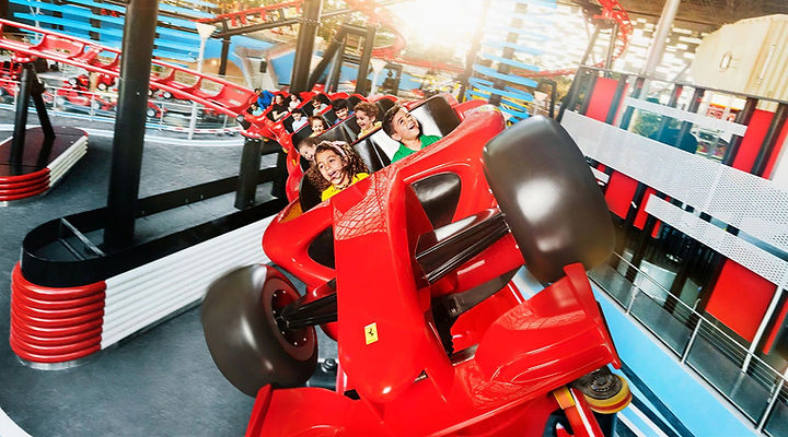 Ferrari world da Dubai con transfer andata e ritorno
