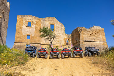 Tour in quad partendo da Ribera provincia di Agrigento, attraversando guadi, fiumi, sentieri naturali fino al Castello Poggiodiana e al mare 