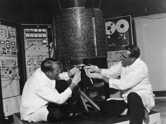 Logro posible gracias al desarrollo de satélites de comunicaciones.
