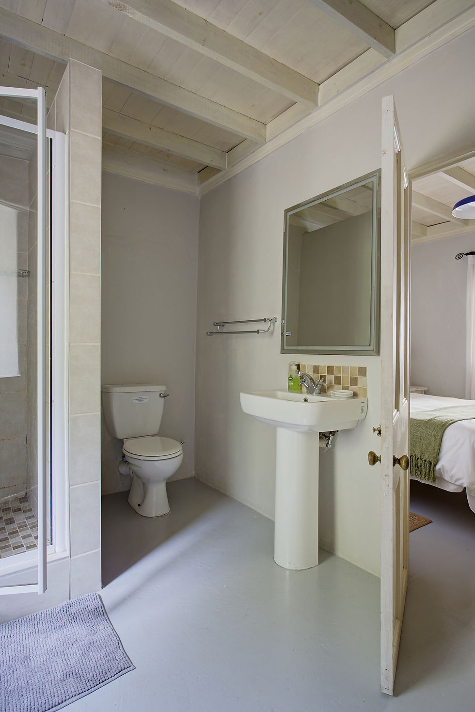 Milkwood Cottage - Bathroom