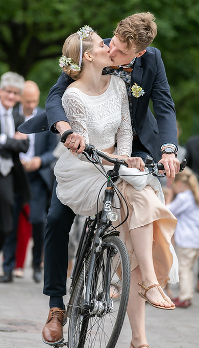 Samu and Julia Wedding on Bike
