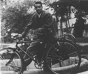 Val-Ginsburg-2.jpg