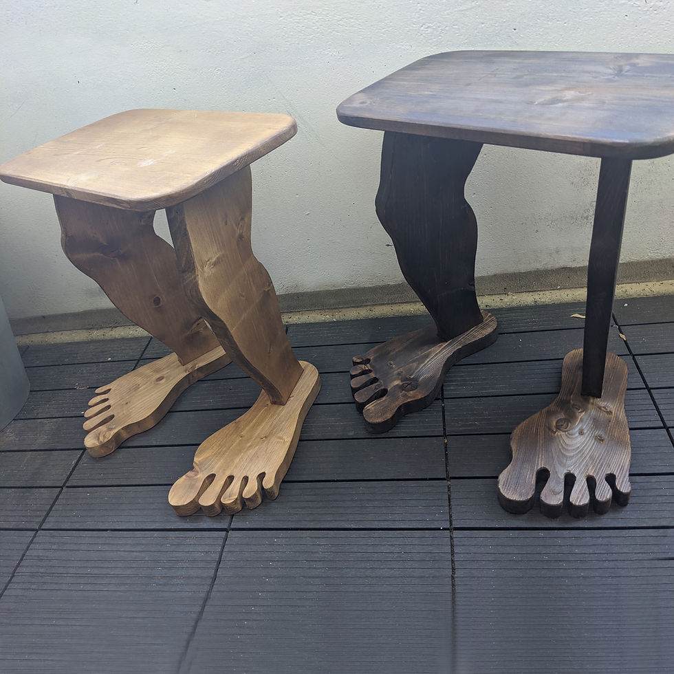 Hocker Aus Holz F e Lustiger Holzhocker Menschenfu form Hocker Aus Holz F e Lustiger Holzhocker Menschenfu form