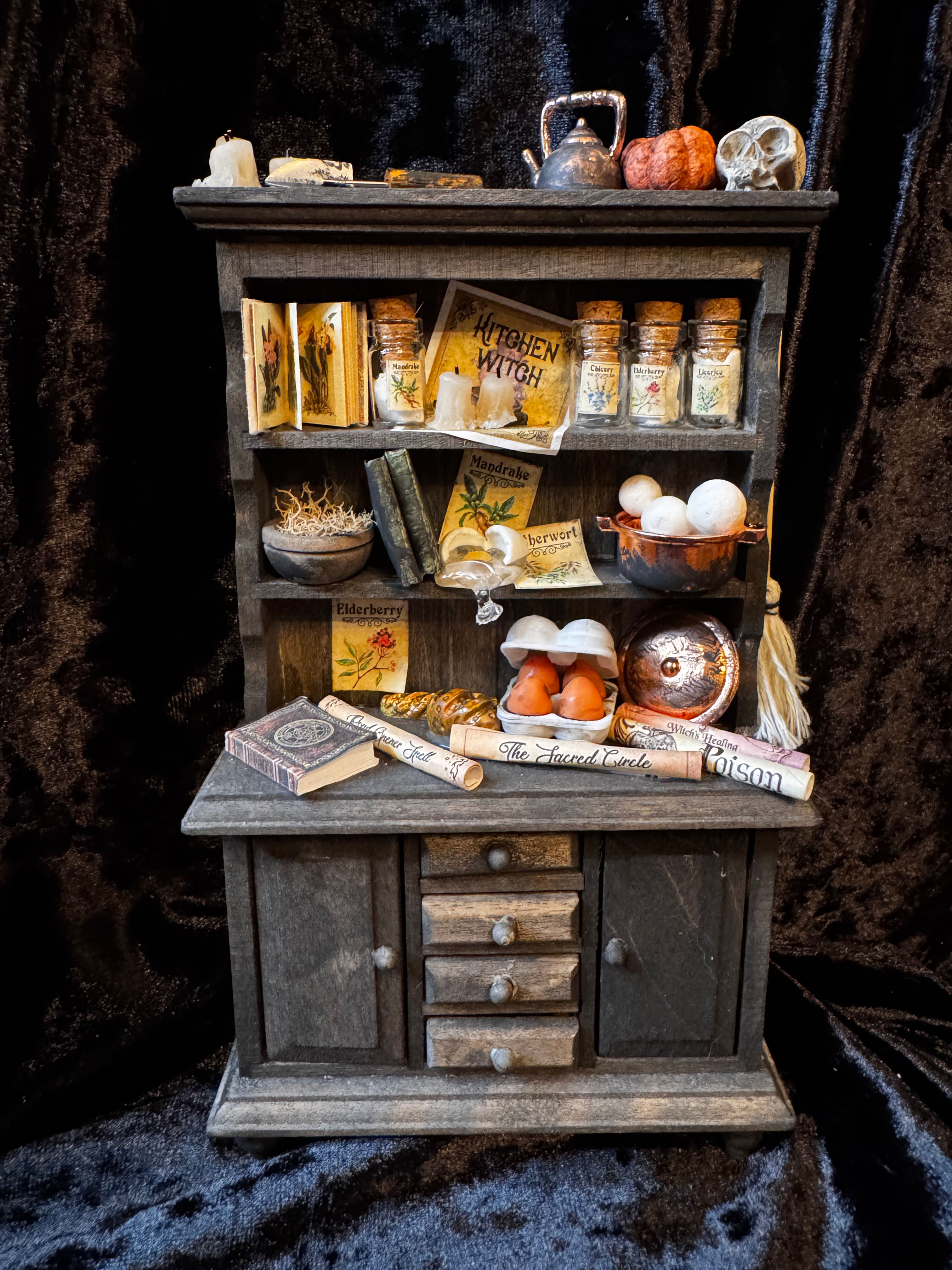 Hedge Wytch Kitchen Edition