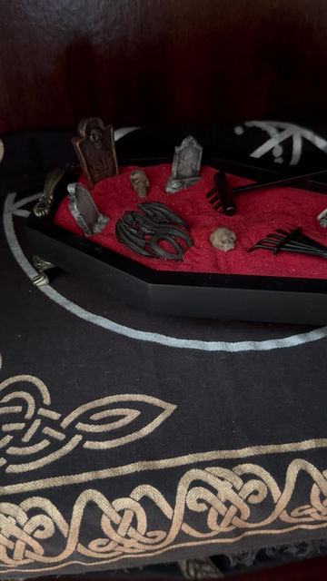 Thumbnail: Coffin Zen Garden Original 