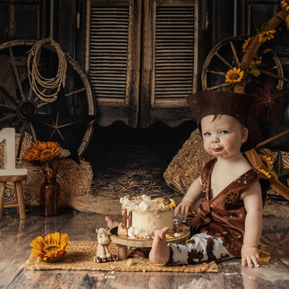 cakesmash, smashcake, cake smash fotoshoot, smash cake fotoshoot, milestone fotoshoot, eerste verjaardag fotoshoot, 1e verjaardag, fotoshoot taart, fotograaf oostkamp, fotograaf brugge