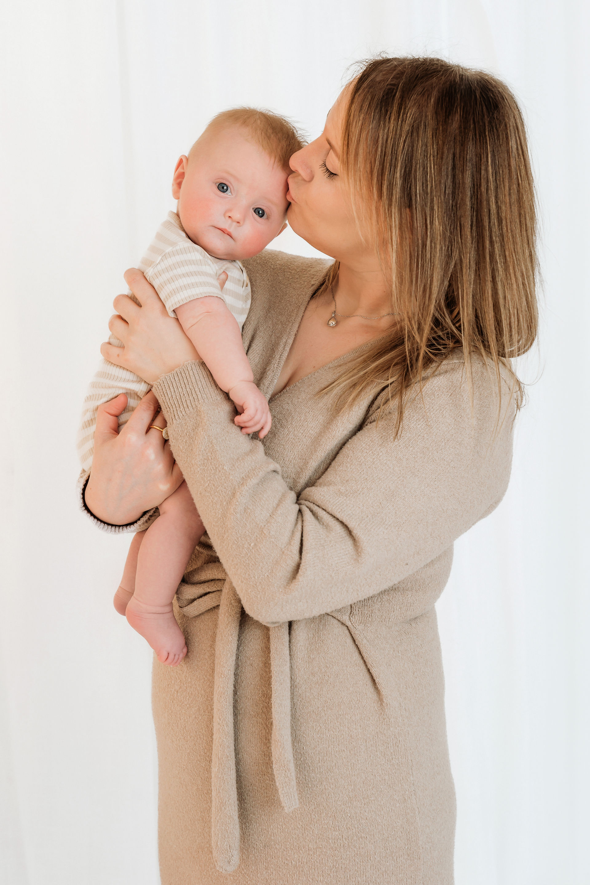 Moederdag, Moederdag Cadeau, Moederdagcadeau, Moederdag geschenk, Moederdag cadeautip, Moeder, Moederschap, Mama,Cadeau moederdag, Moederdag Fotoshoot, Fotograaf Oostkamp, Alison Becu, Fotograaf Brugge