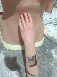 MANO MUJER GIGANTE IMPRESION 3D FDM